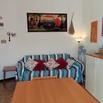 Riccarden2 - Tra Mare E Montagna شقة